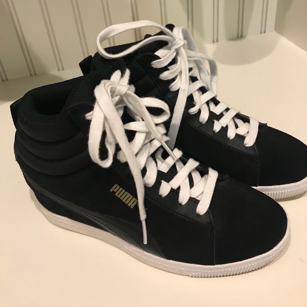 Puma wedge tennis shoe